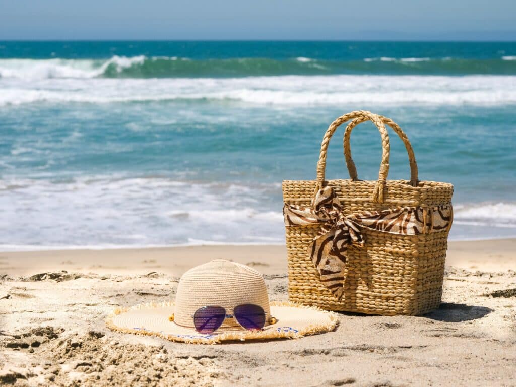 Quelle couleur de sac de plage pour l’été 2023 ?