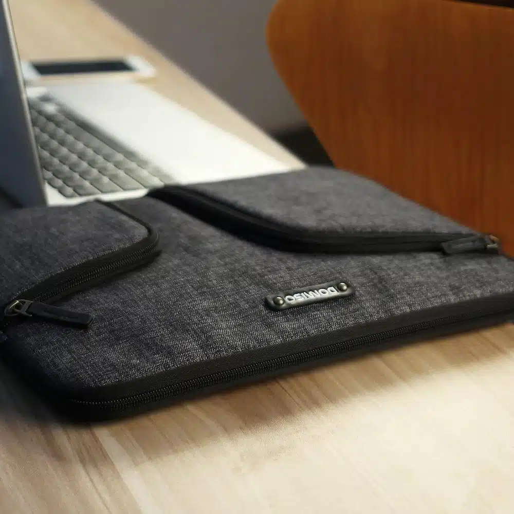 Sacoche étanche pour ordinateur portable avec poignée arrière de style moderne